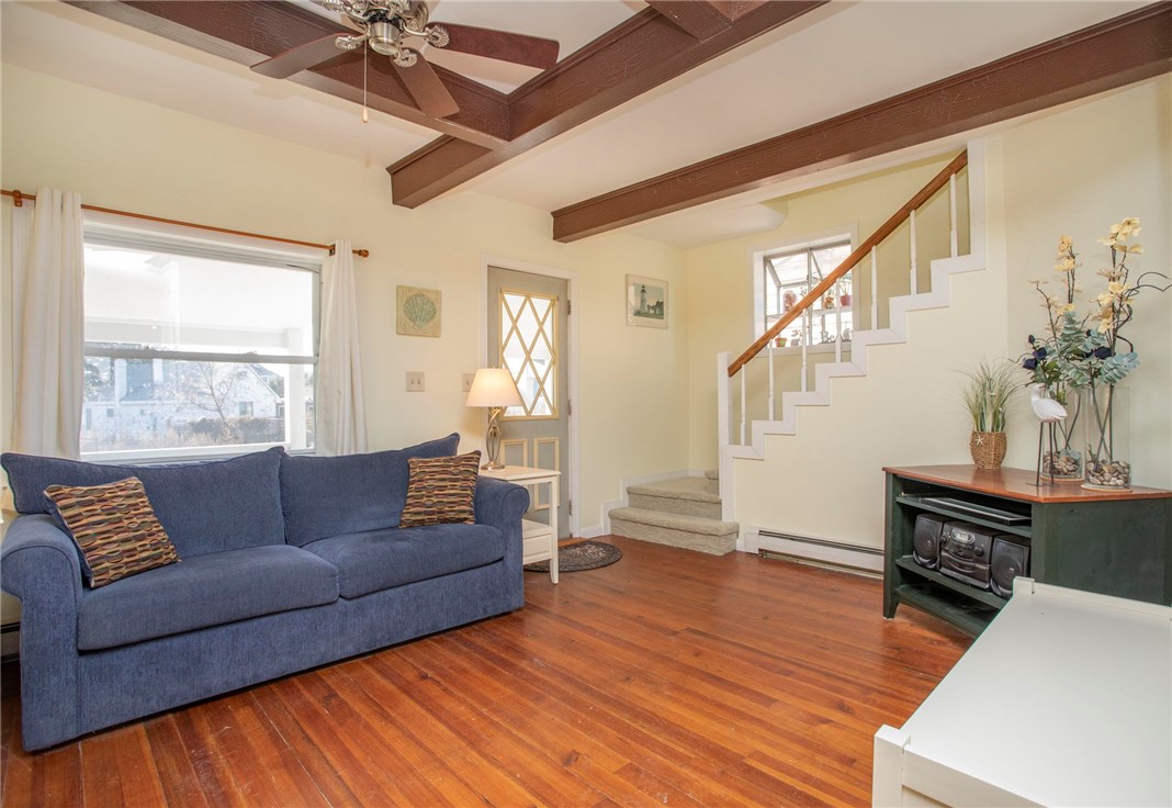 305 Riverside Street Portsmouth, RI 02871 - Photo 17 of 40