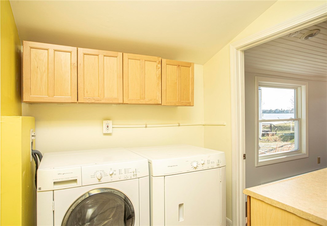 305 Riverside Street Portsmouth, RI 02871 - Photo 22 of 40