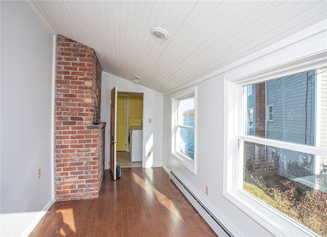305 Riverside Street Portsmouth, RI 02871 - Photo 25 of 40 First Floor Den/Bedroom