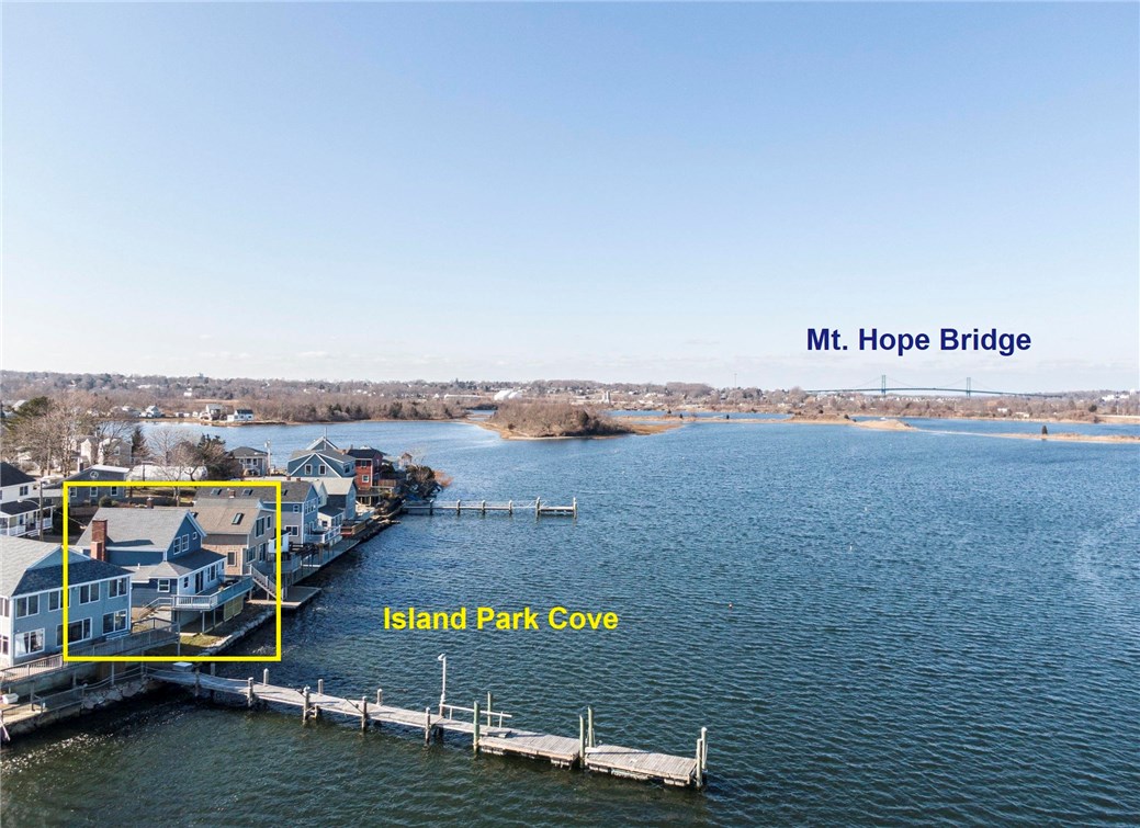 305 Riverside Street Portsmouth, RI 02871 - Photo 3 of 40