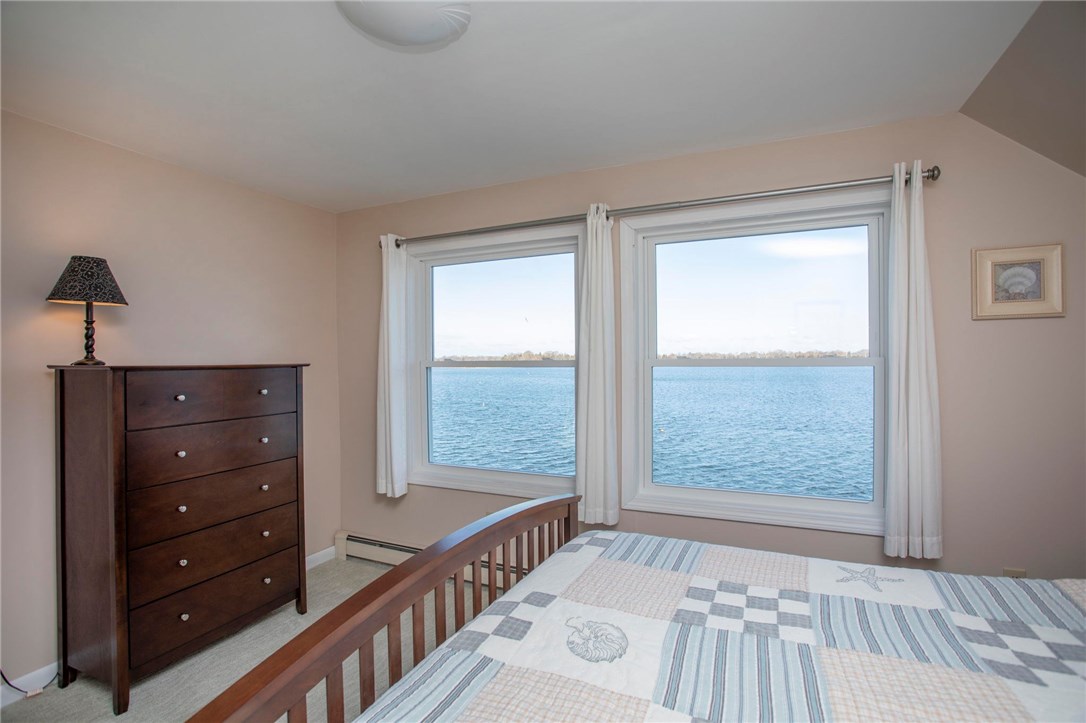 305 Riverside Street Portsmouth, RI 02871 - Photo 31 of 40