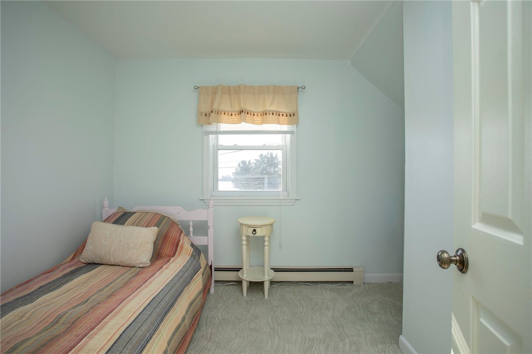 305 Riverside Street Portsmouth, RI 02871 - Photo 32 of 40