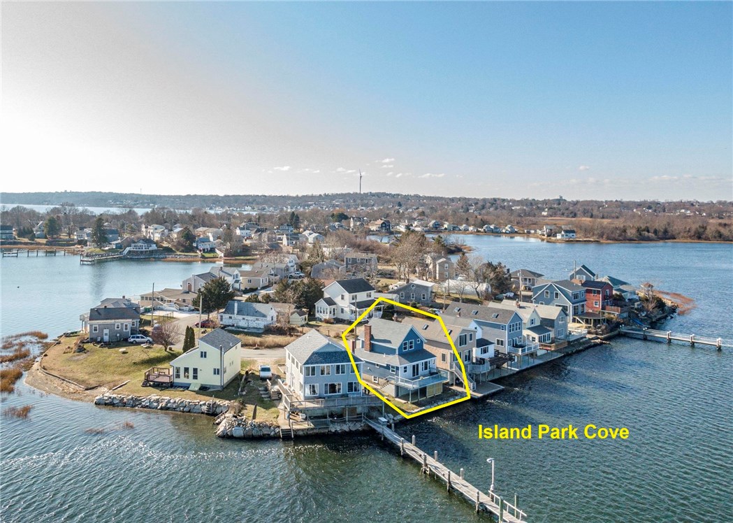 305 Riverside Street Portsmouth, RI 02871 - Photo 6 of 40