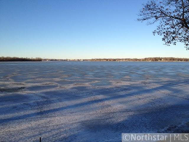 26820 Edgewood Road Shorewood, MN 55331 - Photo 4 of 5