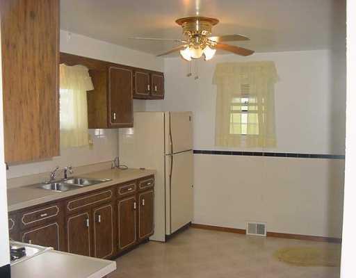 118 Patterson Road Finleyville, PA 15332 - Photo 4 of 8 Kitchen.