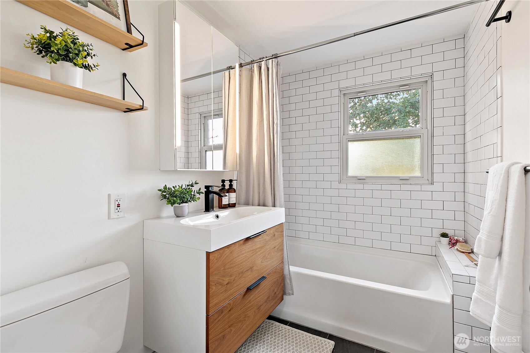 3529 Southwest Austin Street Seattle, WA 98126 - Photo 13 of 25 Gallery Image 13