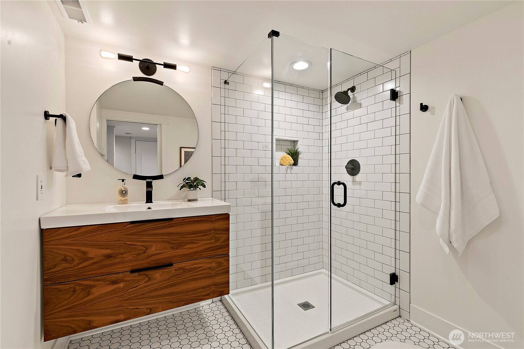 3529 Southwest Austin Street Seattle, WA 98126 - Photo 17 of 25 Gallery Image 17