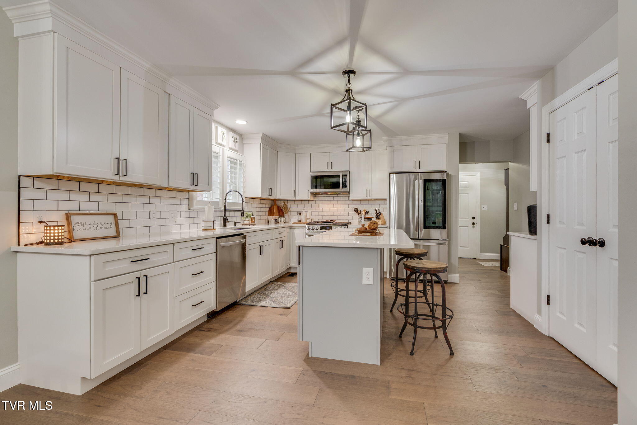 511 Old Stage Road Erwin, TN 37650 - Photo 13 of 44 013