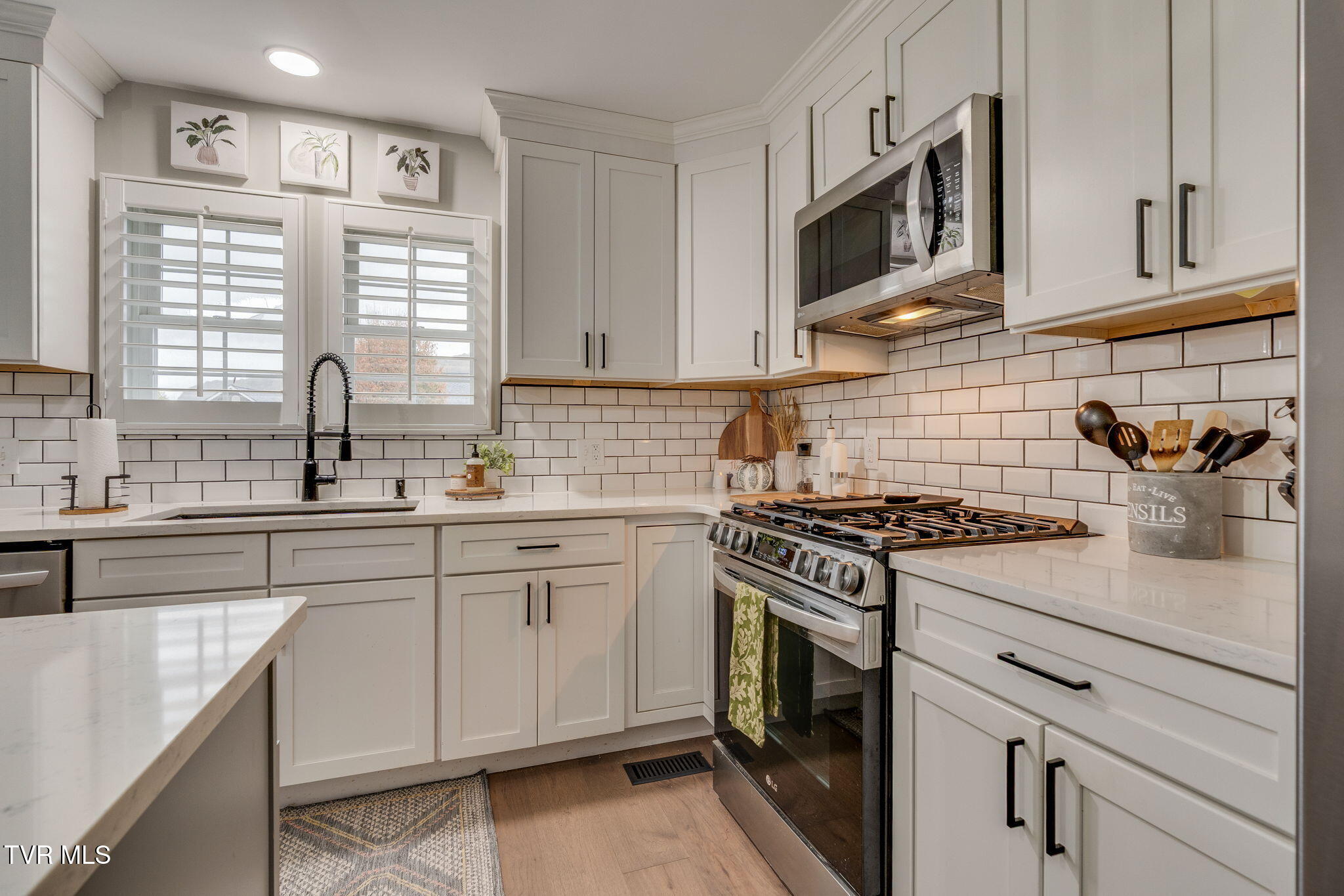 511 Old Stage Road Erwin, TN 37650 - Photo 16 of 44 016