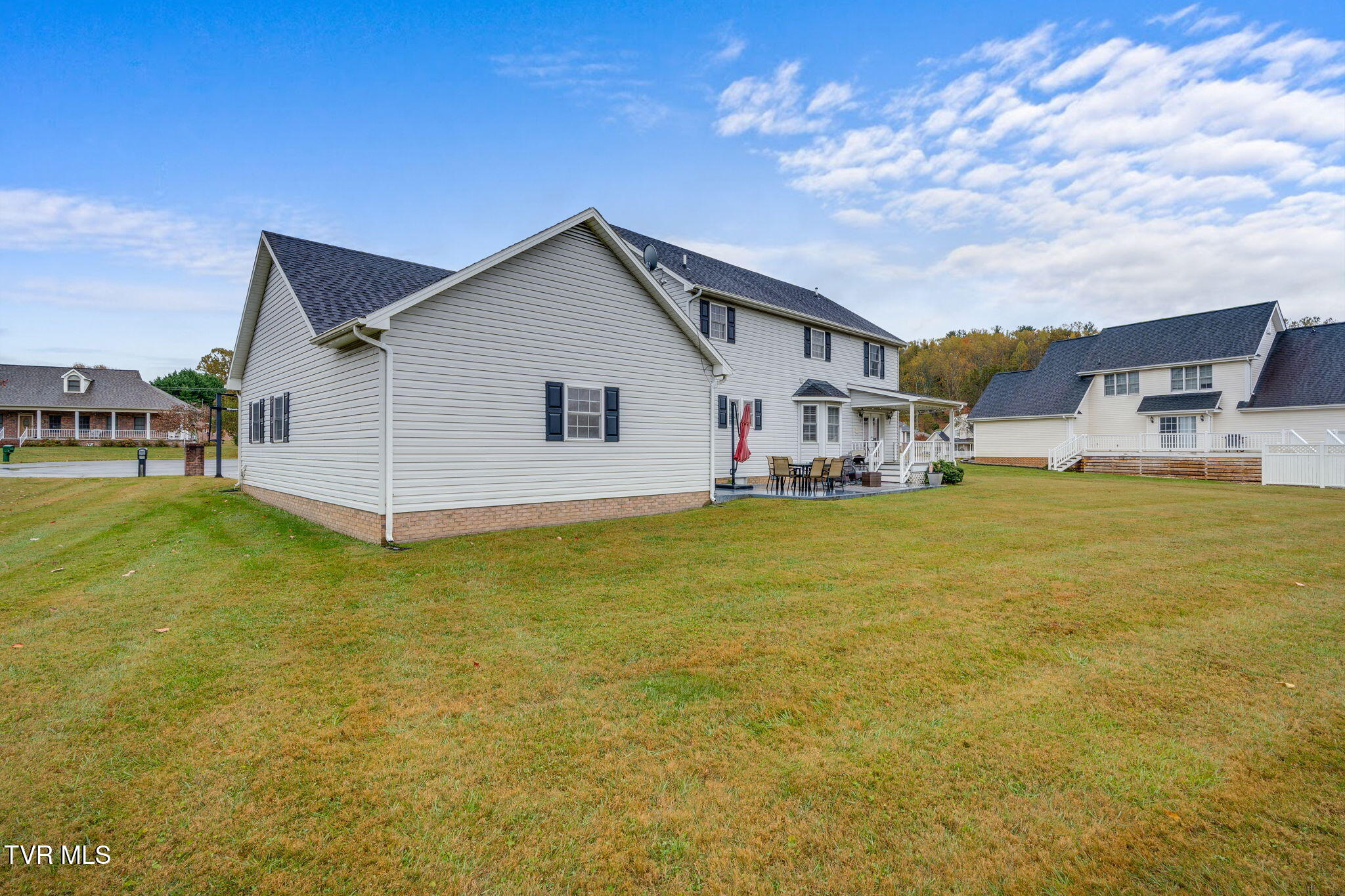 511 Old Stage Road Erwin, TN 37650 - Photo 39 of 44 040 (2)