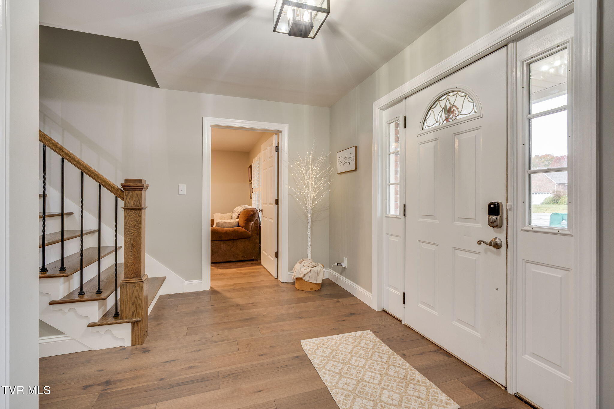 511 Old Stage Road Erwin, TN 37650 - Photo 6 of 44 006