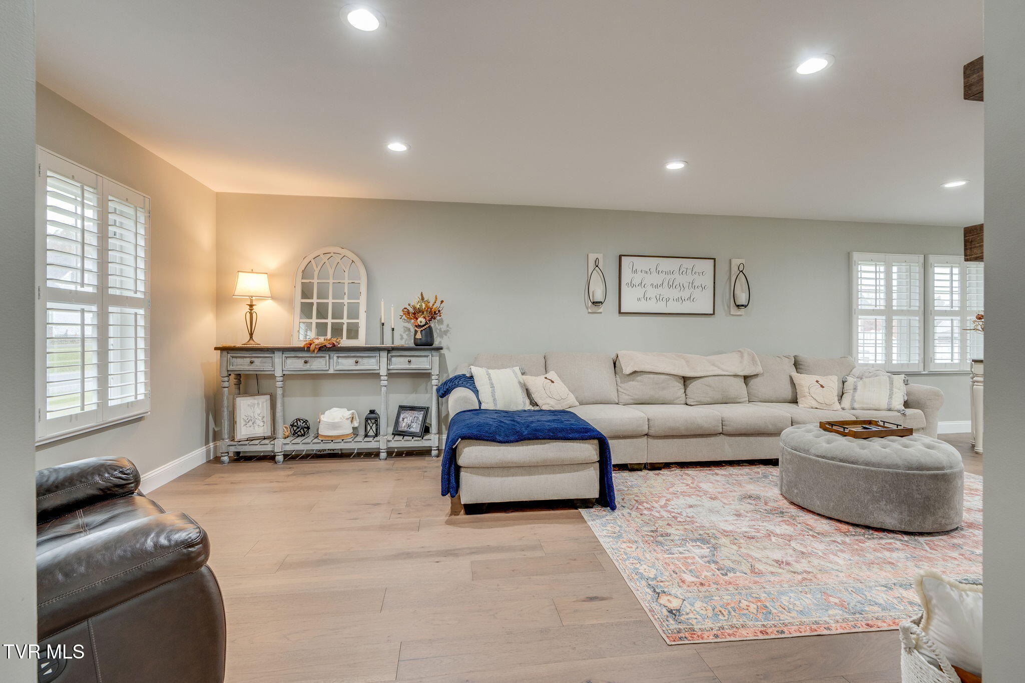 511 Old Stage Road Erwin, TN 37650 - Photo 7 of 44 007