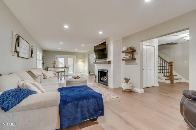 $549,900 | 511 Old Stage Road, Erwin, TN 37650