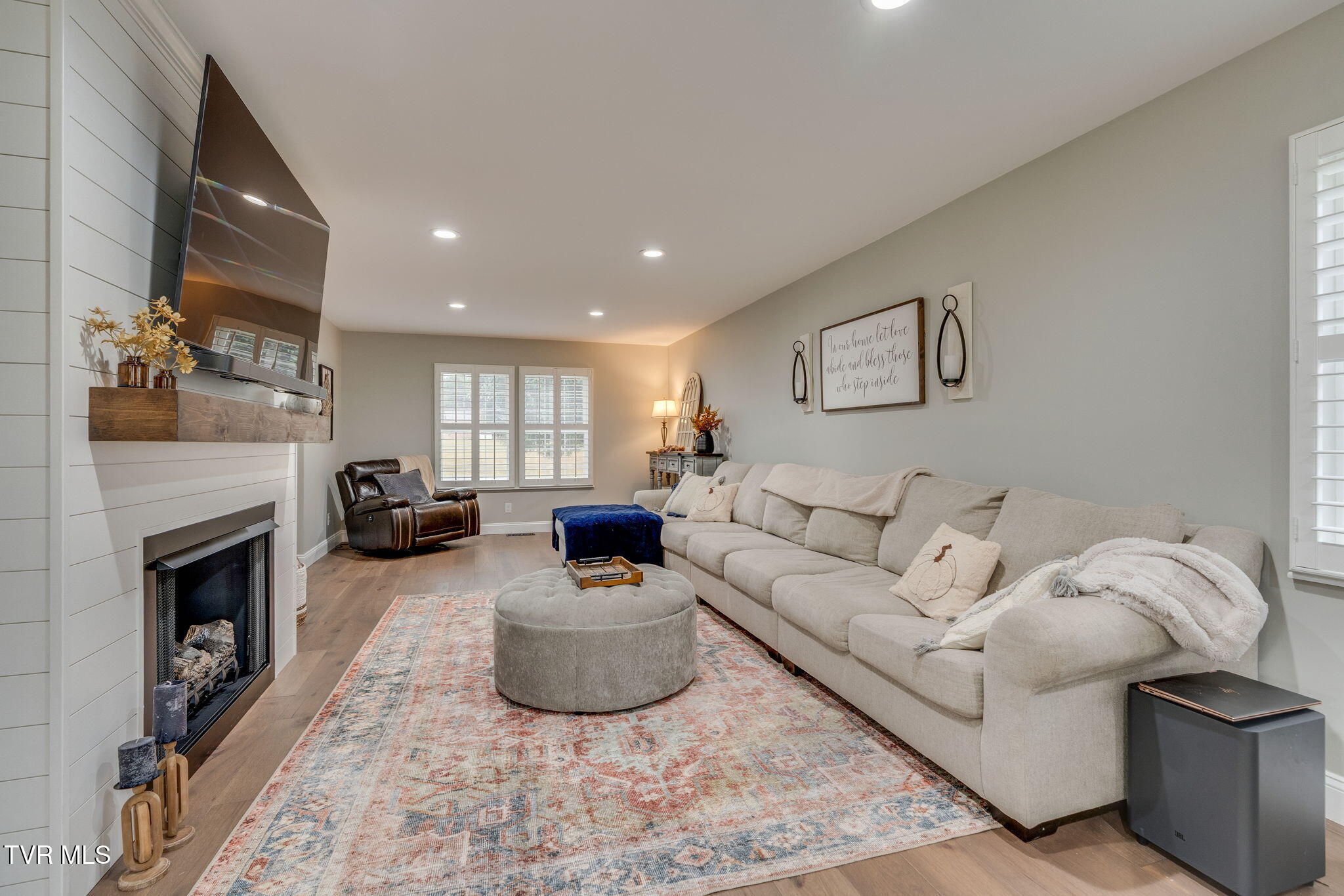 511 Old Stage Road Erwin, TN 37650 - Photo 9 of 44 009