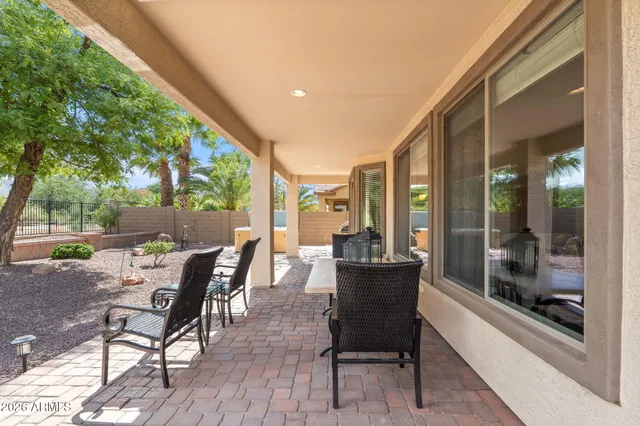 a view of an entryway with livingroom