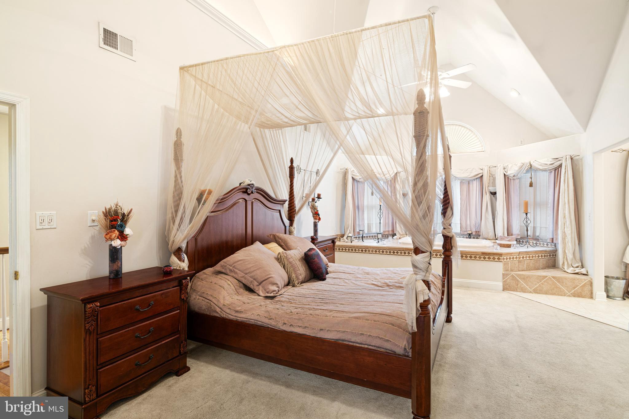 827 Hulmeville Road Langhorne, PA 19047 - Photo 3 of 34