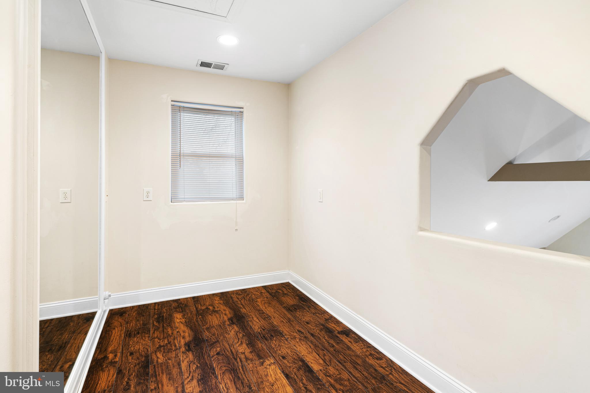 827 Hulmeville Road Langhorne, PA 19047 - Photo 7 of 34