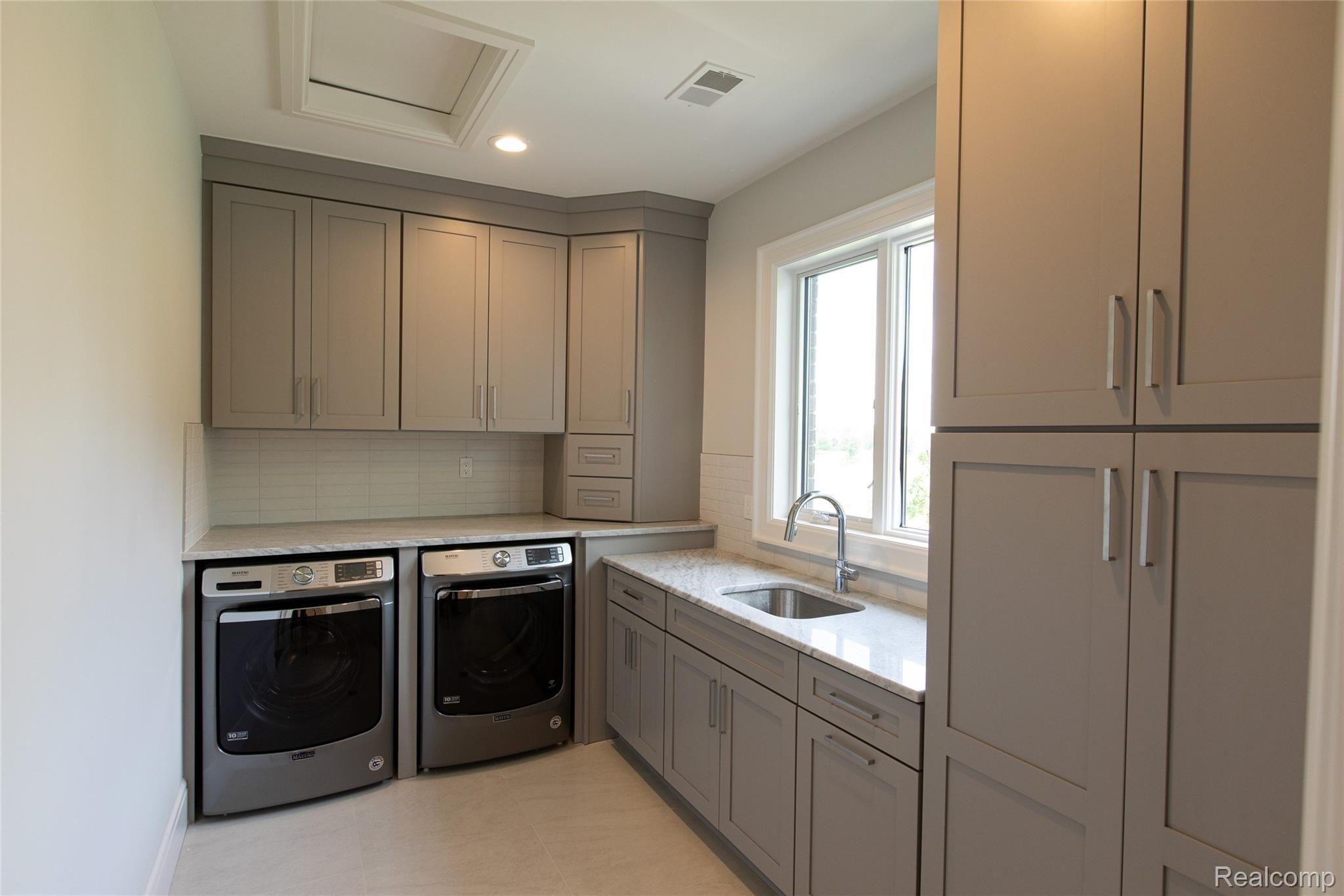 3755 West Maple Road Bloomfield Hills, MI 48301 - Photo 37 of 42 177A1080.jpg