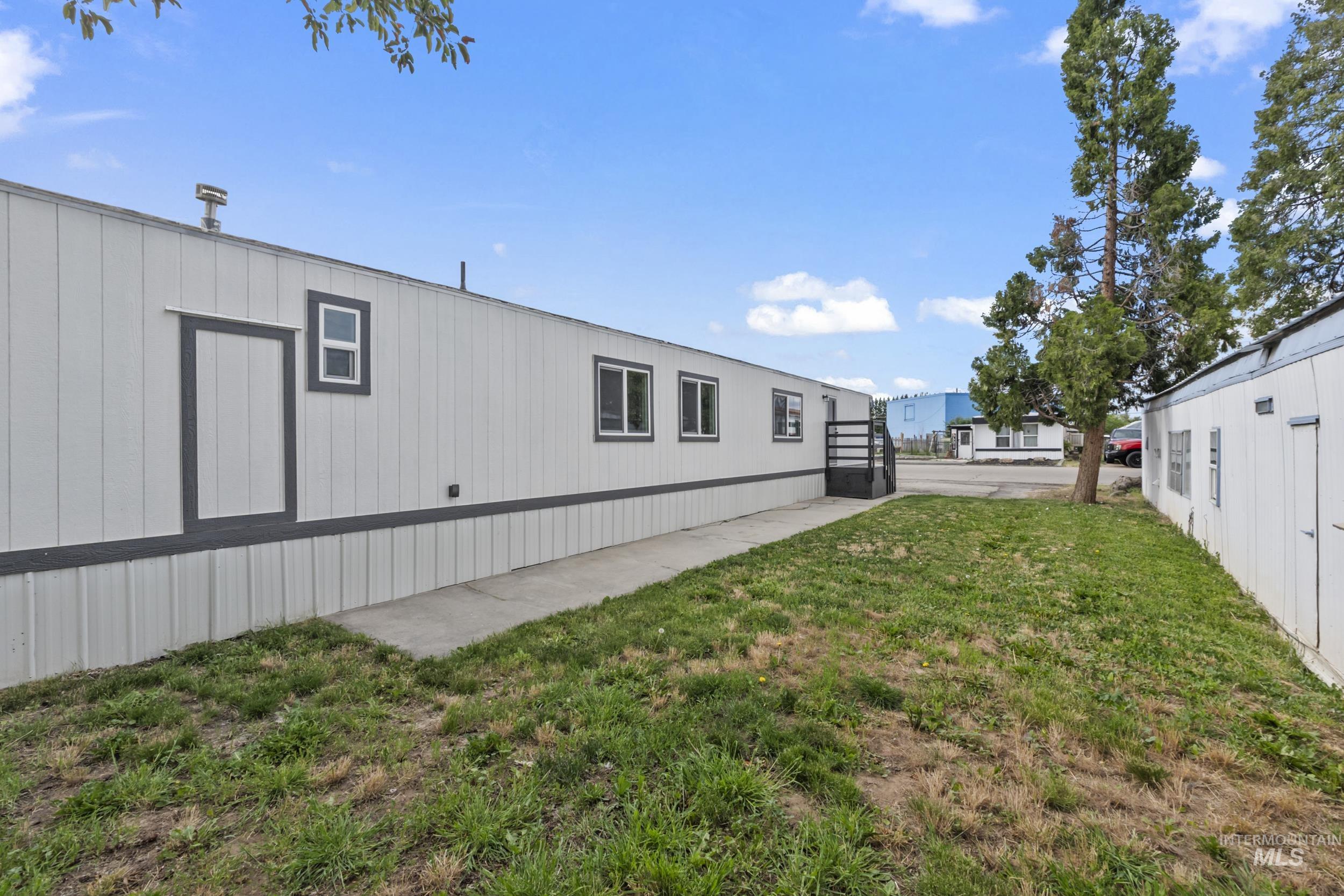 8417 West Fairview Avenue, Unit 4 Boise, ID 83704 - Photo 3 of 15