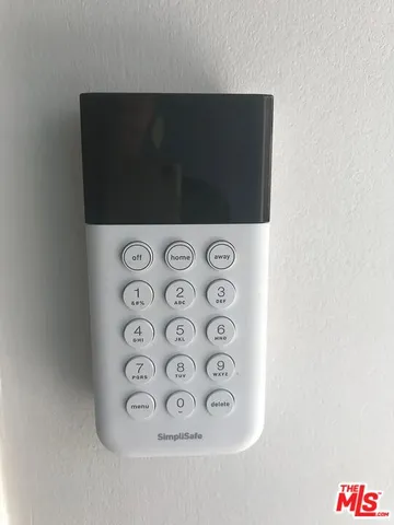 $1,175,000 | 563 Westminster Avenue, Venice, CA 90291