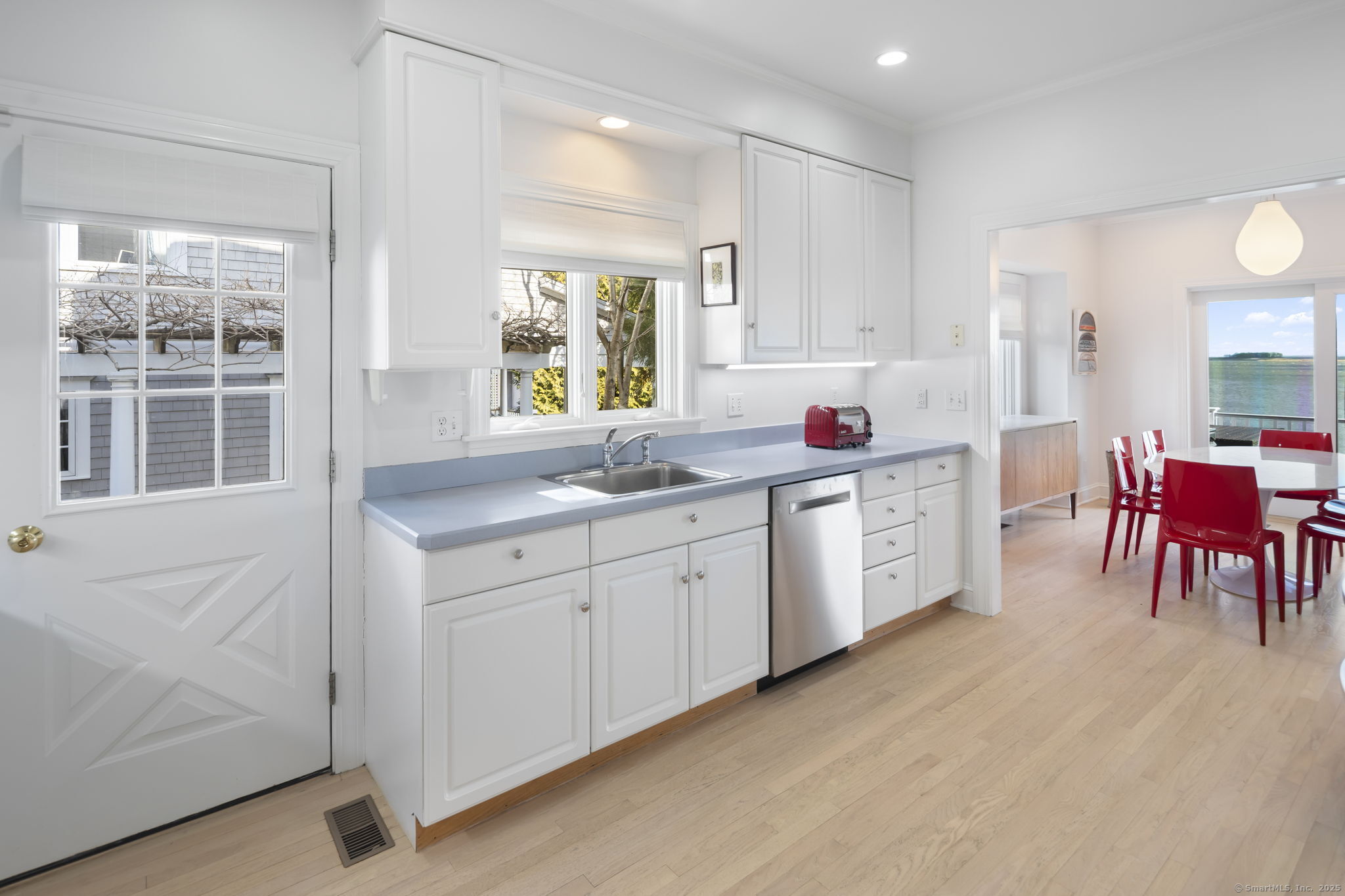 38 Yarmouth Road Norwalk, CT 06853 - Photo 11 of 22