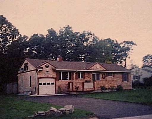 47 Hubbard Street Westerly, RI 02891 - Photo 1 of 1 Exterior Front.