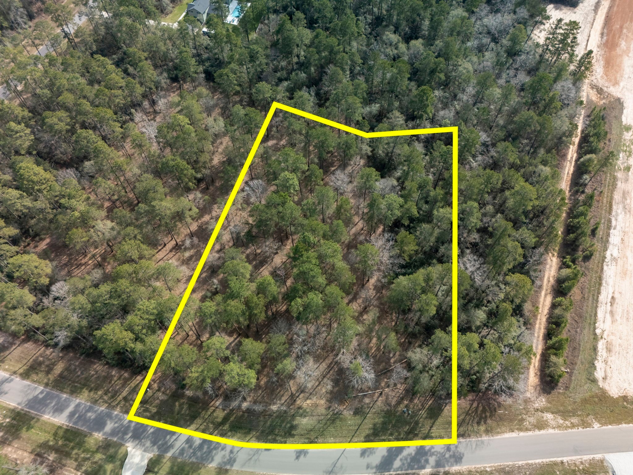 15880 Four Hls Road Willis, TX 77378 - Photo 8 of 25 a view of a bathtub