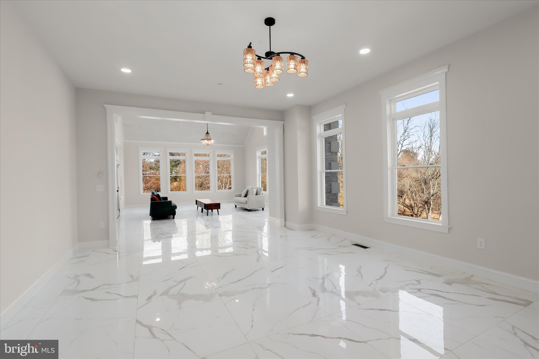 5004 Ten Oaks Road Dayton, MD 21036 - Photo 17 of 99 Living Room