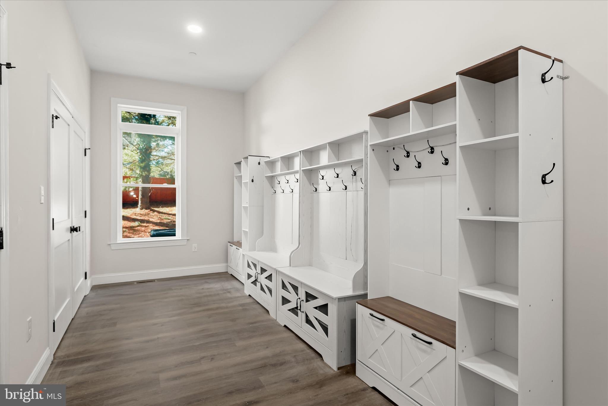 5004 Ten Oaks Road Dayton, MD 21036 - Photo 45 of 99 Mudroom