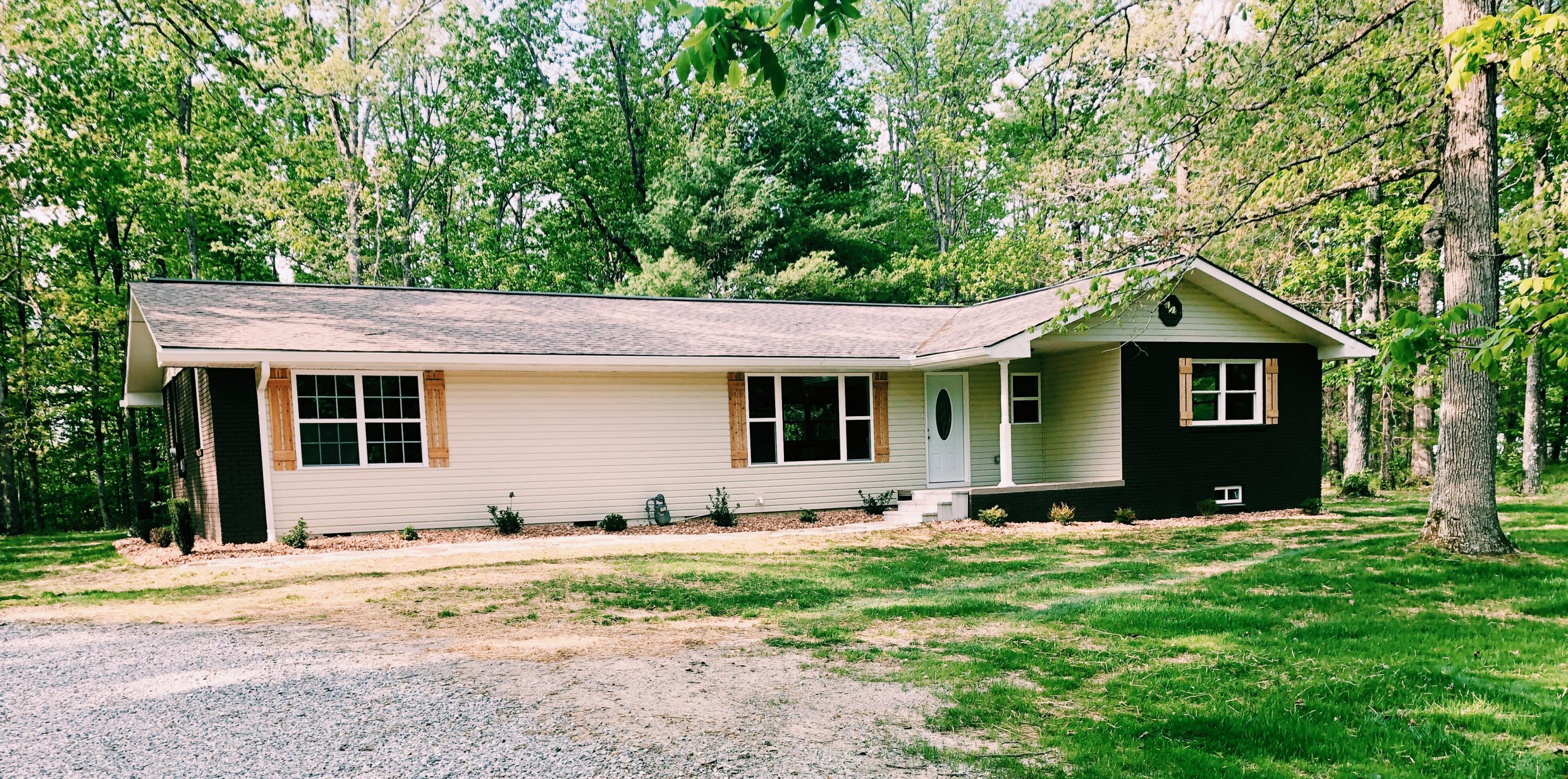 1960 Bell Road Crossville, TN 38571 - Photo 1 of 24 Front of Home
