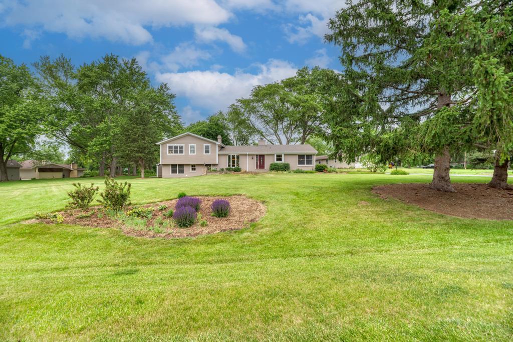 325 Canterbury Lane Inverness, IL 60010 - Photo 7 of 54