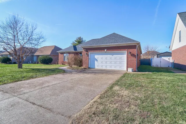 $235,000 | 105 Auburn Drive, Newburgh, IN 47630