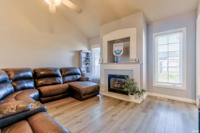 $235,000 | 105 Auburn Drive, Newburgh, IN 47630