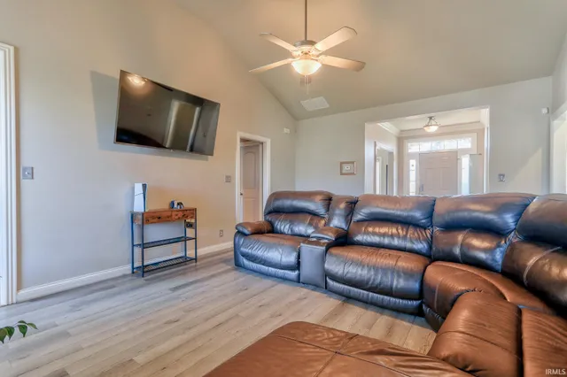 $235,000 | 105 Auburn Drive, Newburgh, IN 47630