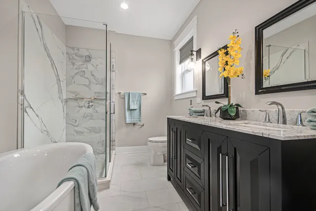 $4,300 | 8146 Lincoln Avenue, Skokie, IL 60077