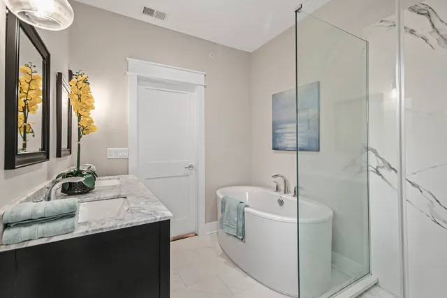 $4,300 | 8146 Lincoln Avenue, Skokie, IL 60077