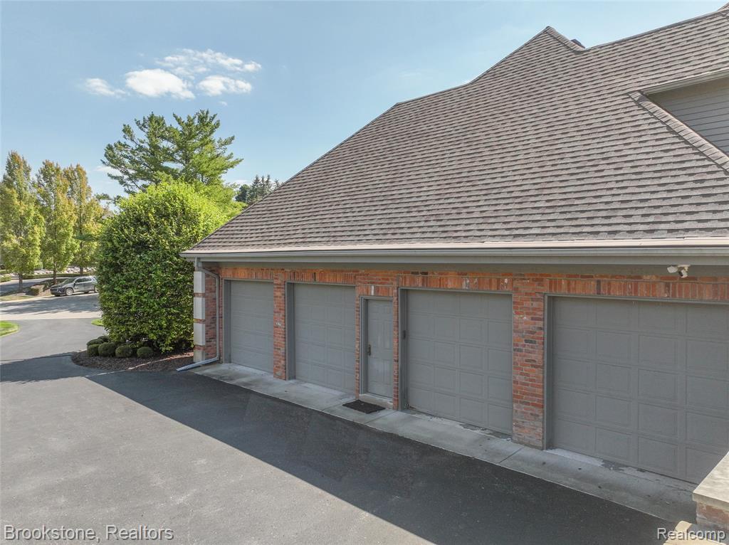 1494 Highpoint Drive Rochester, MI 48306 - Photo 15 of 75