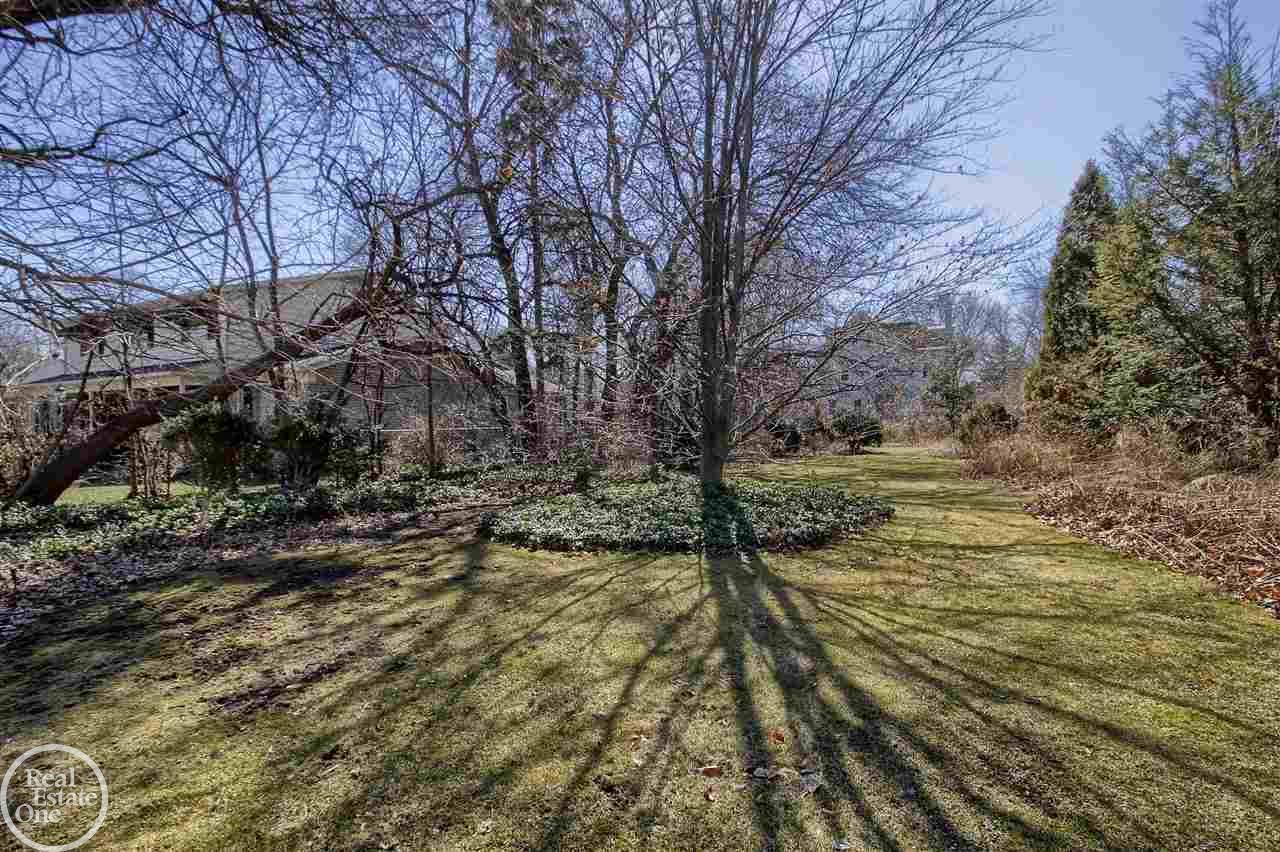 1005 Whittier Road Grosse Pointe, MI 48230 - Photo 60 of 63 31375442-59.JPG