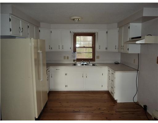 196 Sea Road Kennebunk, ME 04043 - Photo 2 of 12 Kitchen.