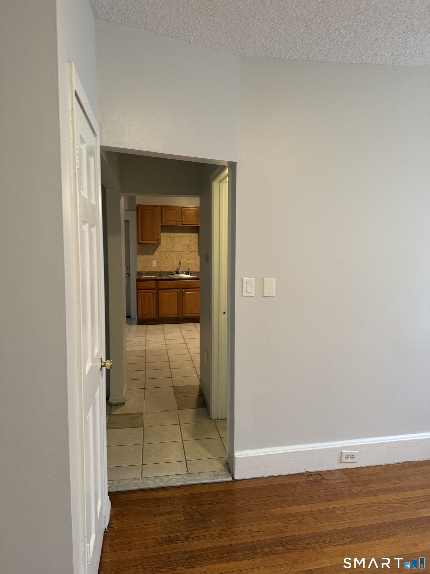 192 Russ Street Hartford, CT 06106 - Photo 4 of 14