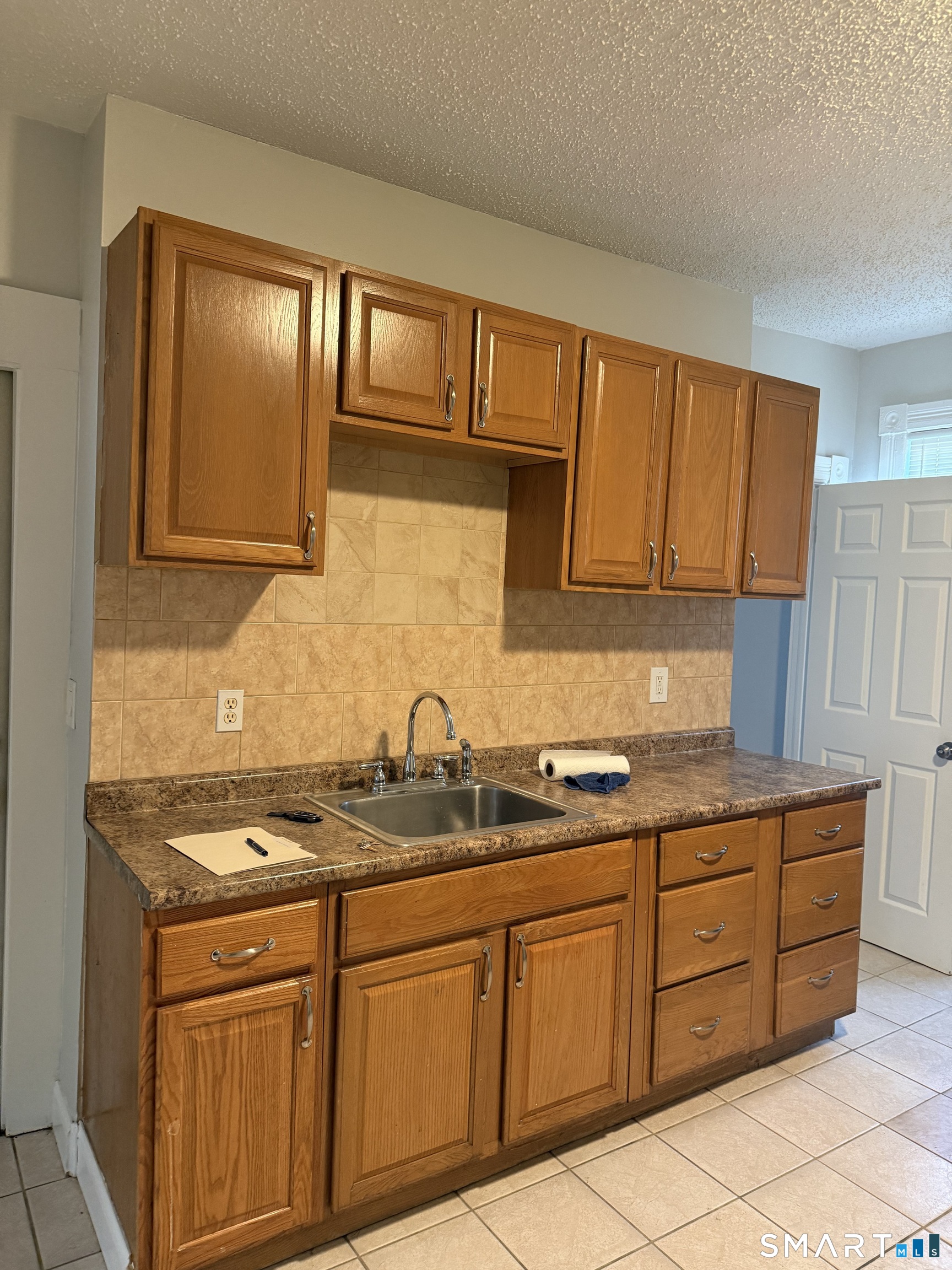 192 Russ Street Hartford, CT 06106 - Photo 6 of 14