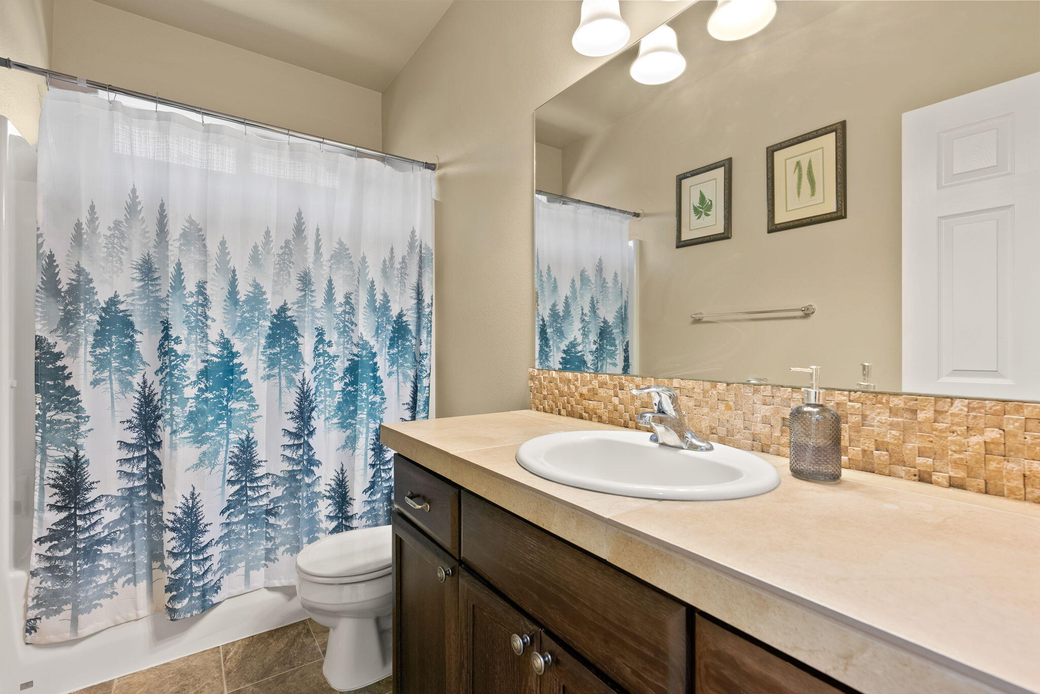 664 Southeast Reed Market Road Bend, OR 97702 - Photo 23 of 35 25-web-or-mls-Riley Visuals -25