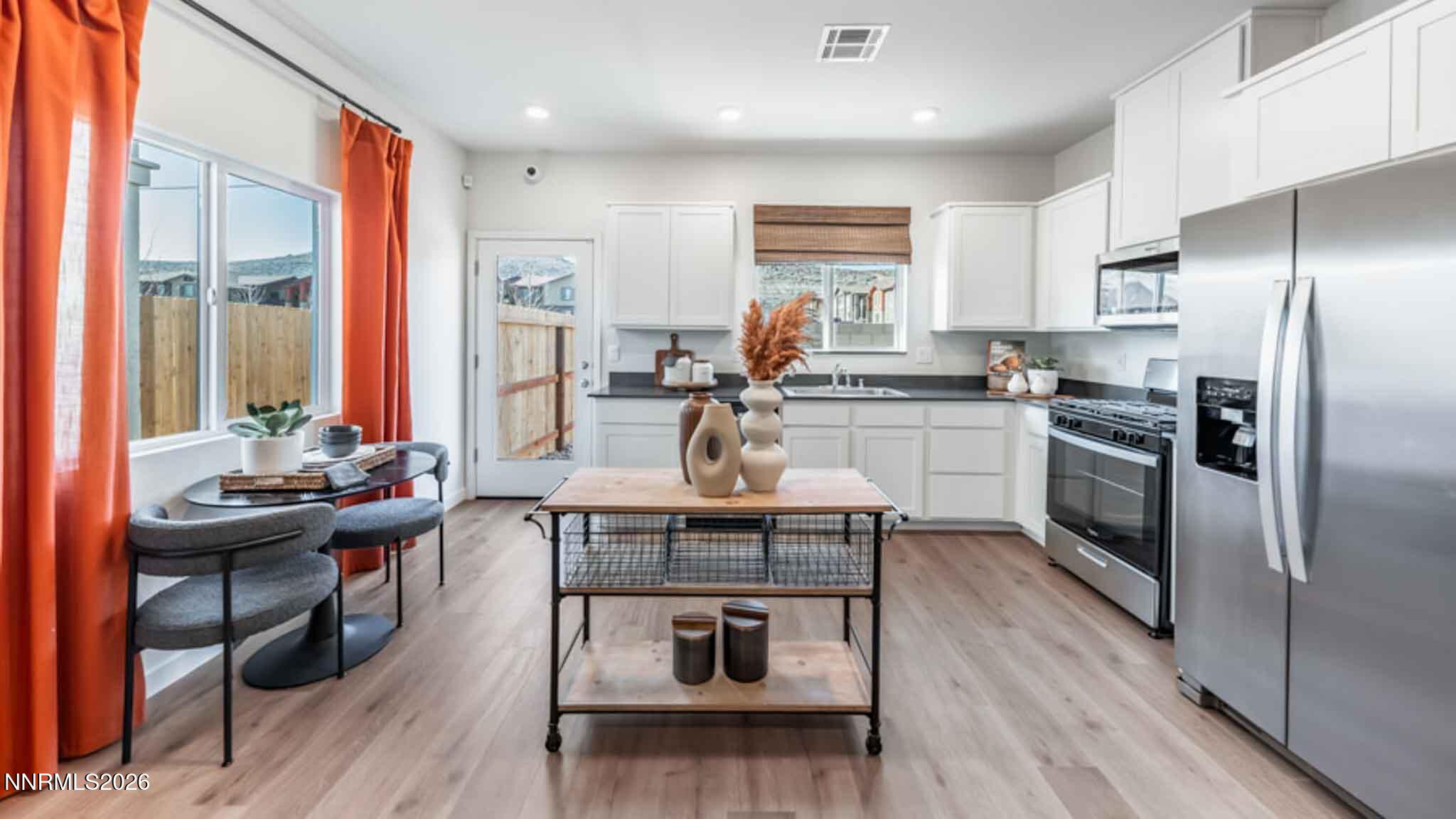 8305 Violet Oak Drive Reno, NV 89506 - Photo 6 of 14 Kitchen