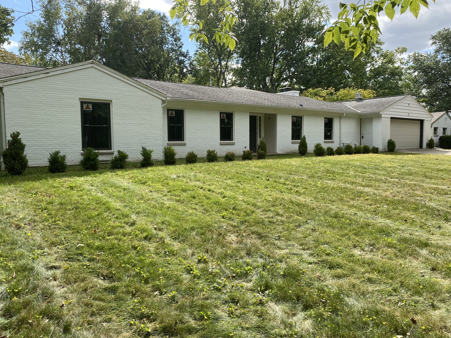 11 Sunset Road Bloomington, IL 61701 - Photo 3 of 17 Gallery Image 3