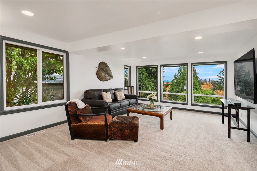 6727 South Langston Road Seattle, WA 98178 - Photo 7 of 30 Gallery Image 7