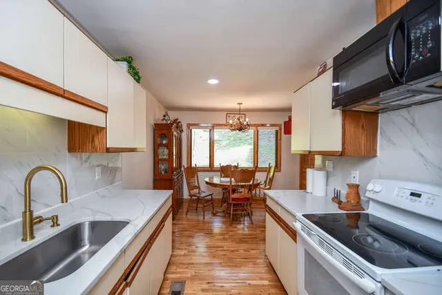 $489,900 | 327 Brucken Strasse, Unit 601, Helen, GA 30545