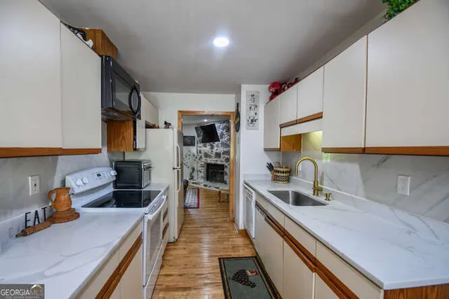 $489,900 | 327 Brucken Strasse, Unit 601, Helen, GA 30545