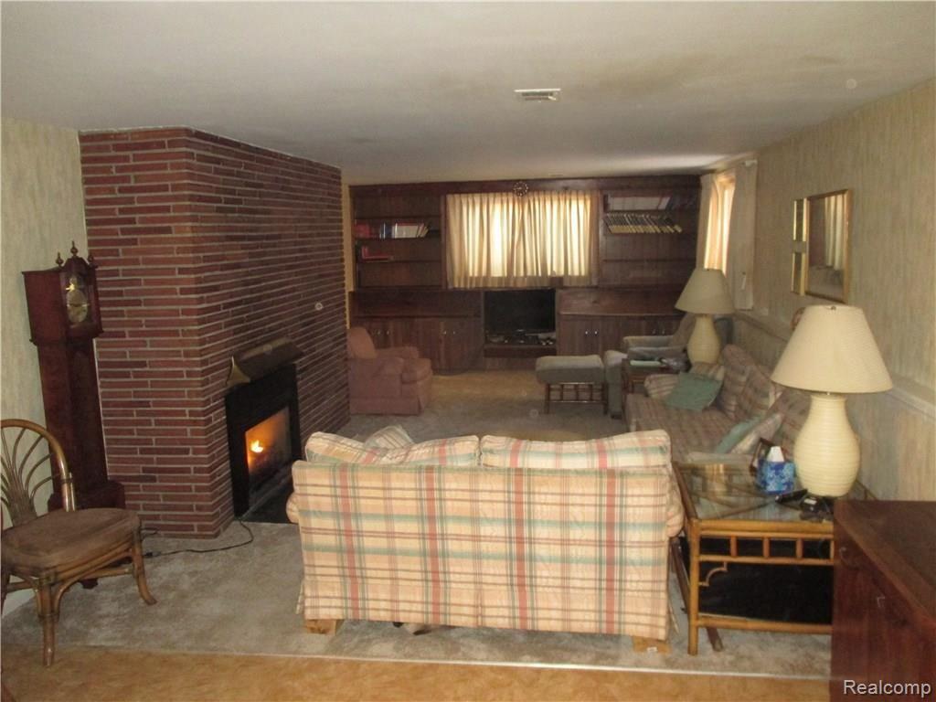 368 Willow Tree Lane Rochester Hills, MI 48306 - Photo 24 of 34