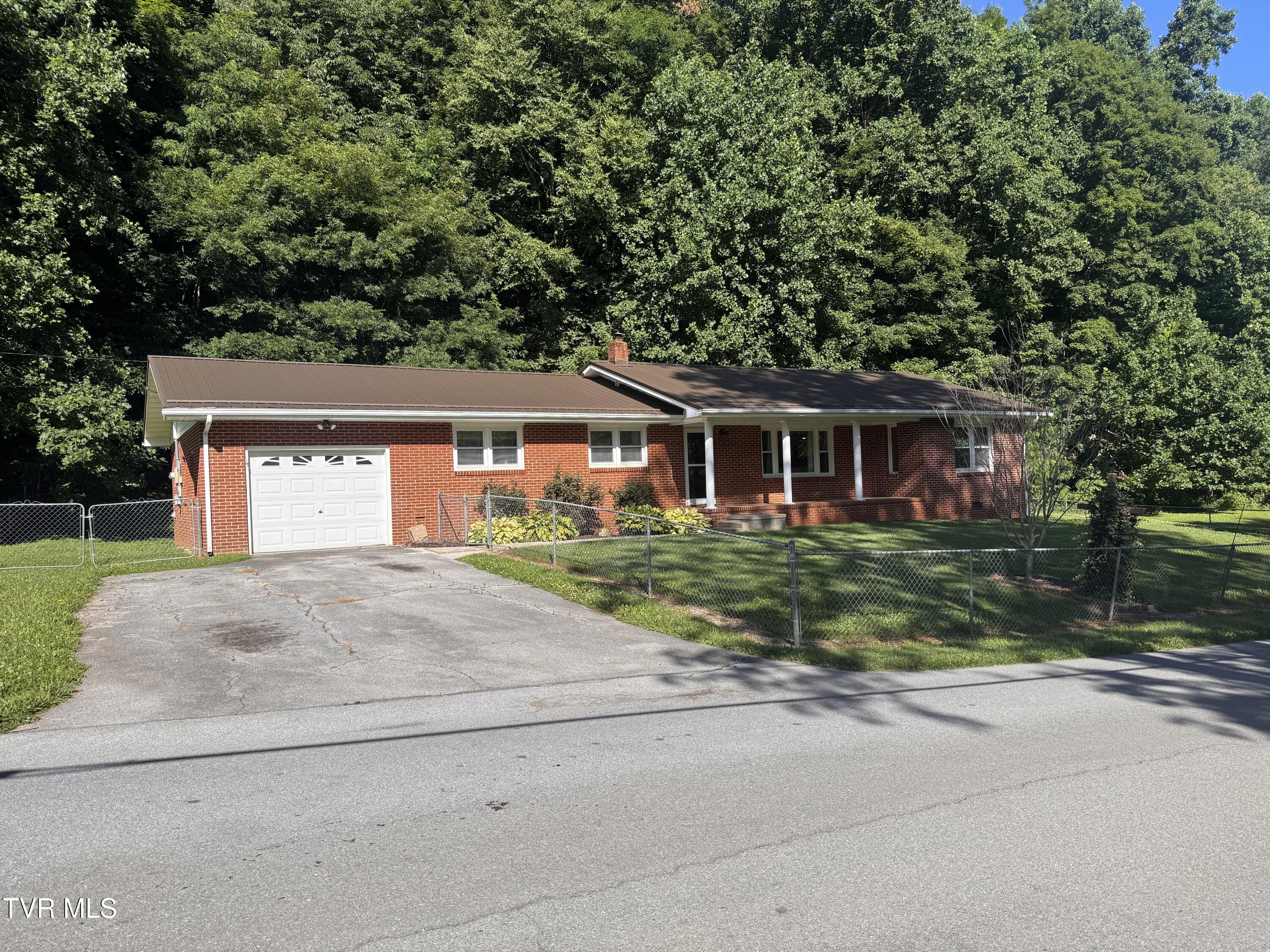 248 Burbank Road Roan Mountain, TN 37687 - Photo 5 of 65 IMG_6015