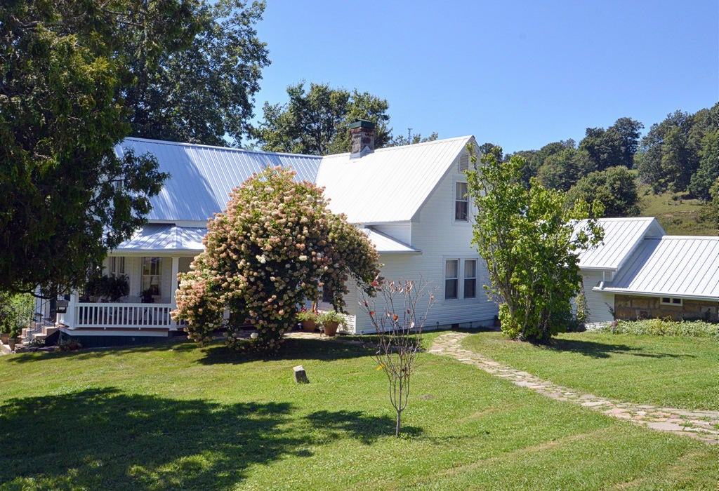 21717 Beckley Road Flat Top, WV 25841 - Photo 3 of 34 Gallery Image 3